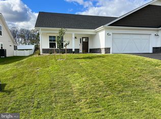 268 Dripping Spring Dr, Hedgesville, WV 25427