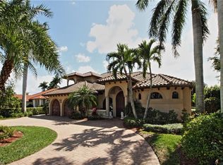 2056 Mission Dr, Naples, FL 34109