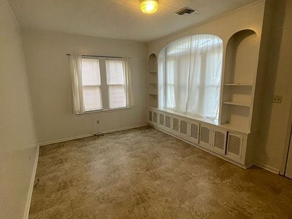 4th image of 806 E University Ave #806