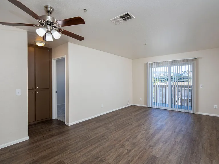 Tuscany Hills Apartments — Photo 13