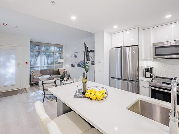 4th image of 1068 Hornby St #100