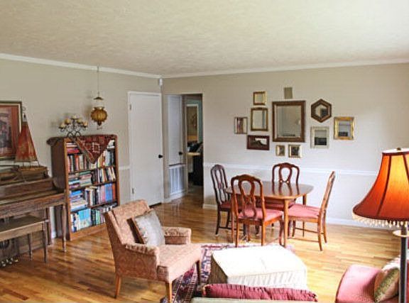 4th image of 31 NE Ivy Ln