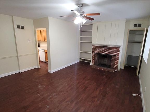 2nd image of 2035 Park Ln