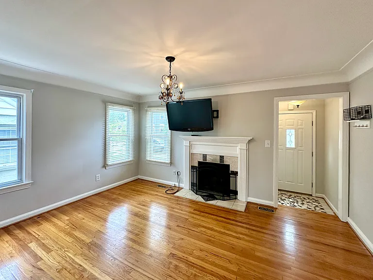 1164 Eaton Rd — Photo 4