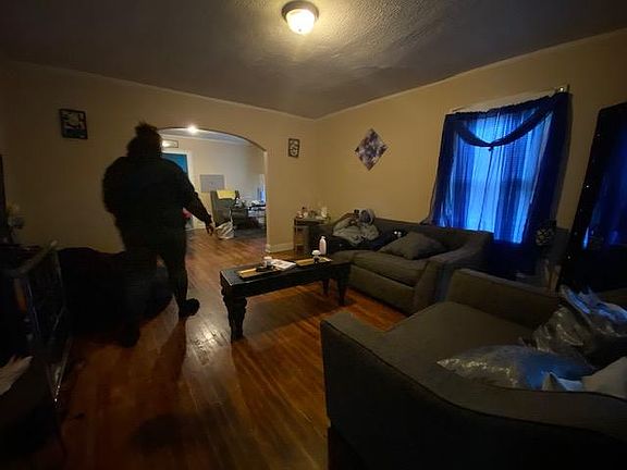 4th image of 1146 N Elmer St