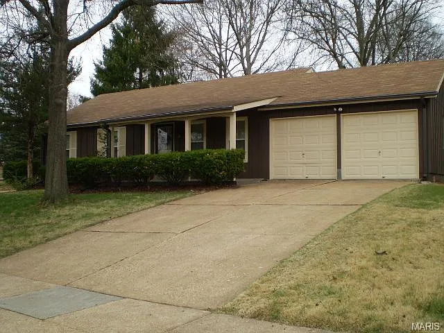 1774 Edgebriar Ln photo 1