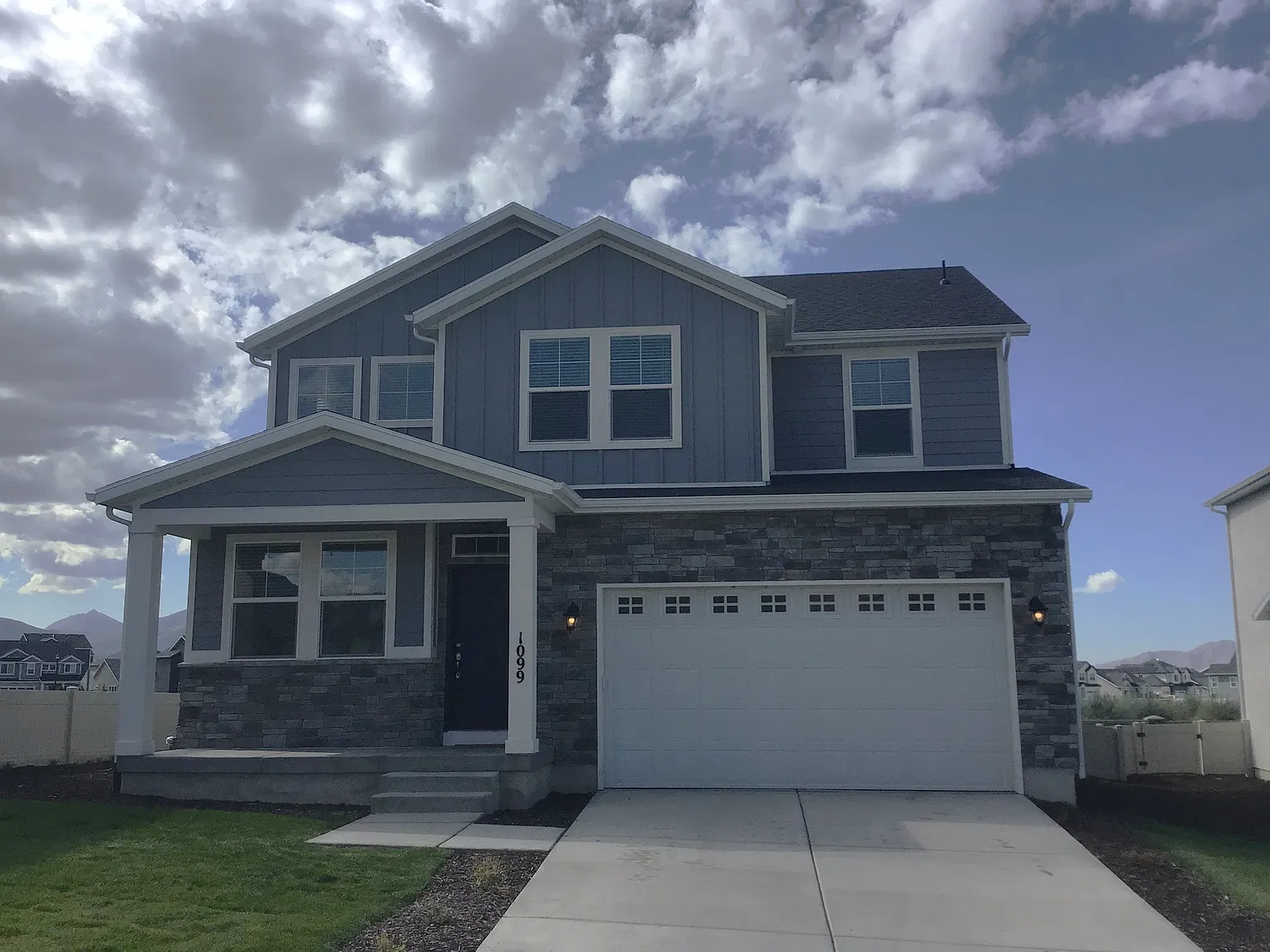 4 bed, 2.5 bath, 2329 sqft, $2,920 — Photo 1