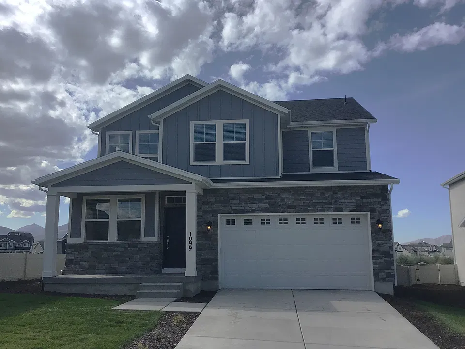 1099 N Wagon Way