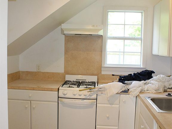 4th image of 1010 W Live Oak St #B