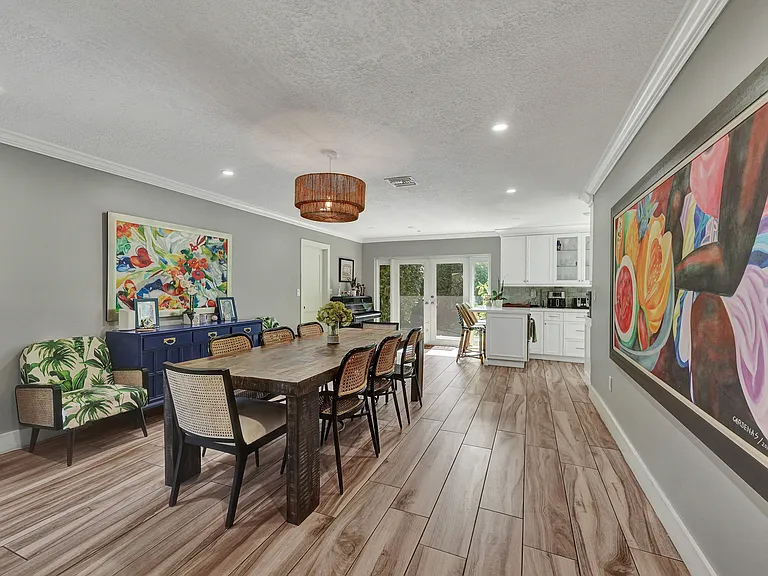 9025 SW 186th Ter — Photo 3