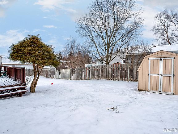 4th image of 2861 Bluewater Ln SW