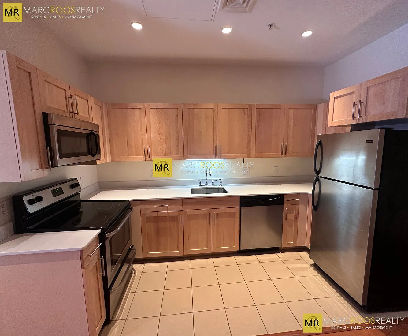 407 Washington St — Photo 2
