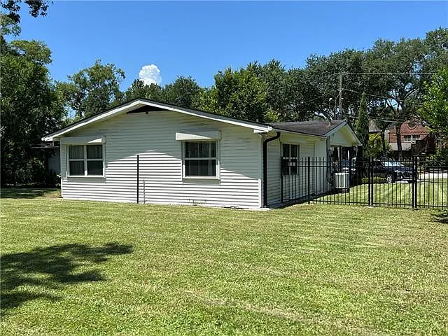 527 Little Farms Ave — Photo 29