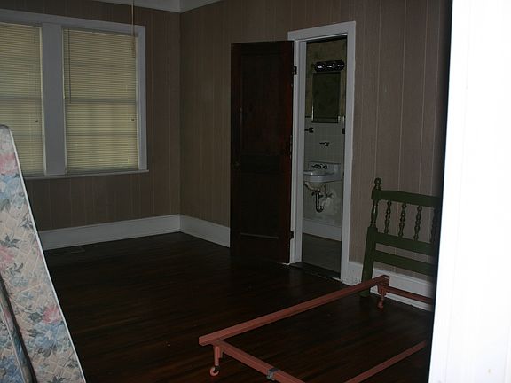 bedroom/bath