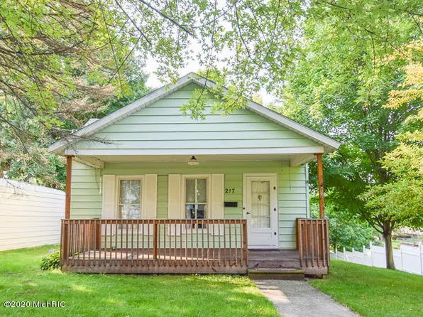 217 W High St, Union City, MI 49094