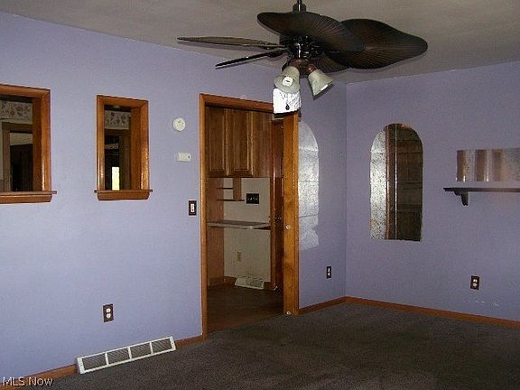 2nd image of 220 Earl Dr NW