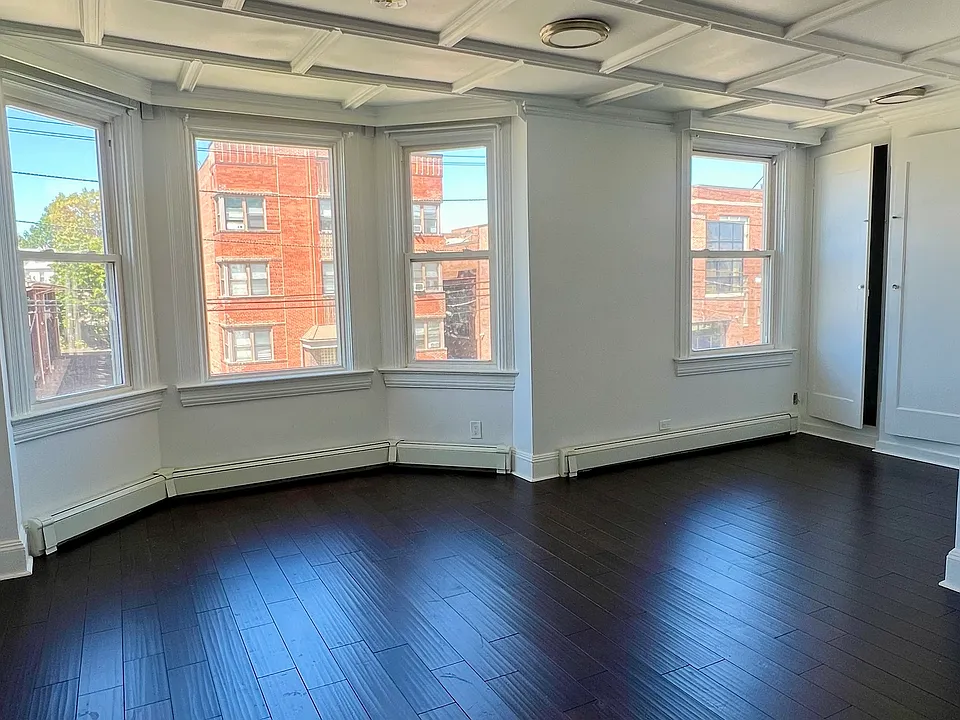 81 Chestnut St #2