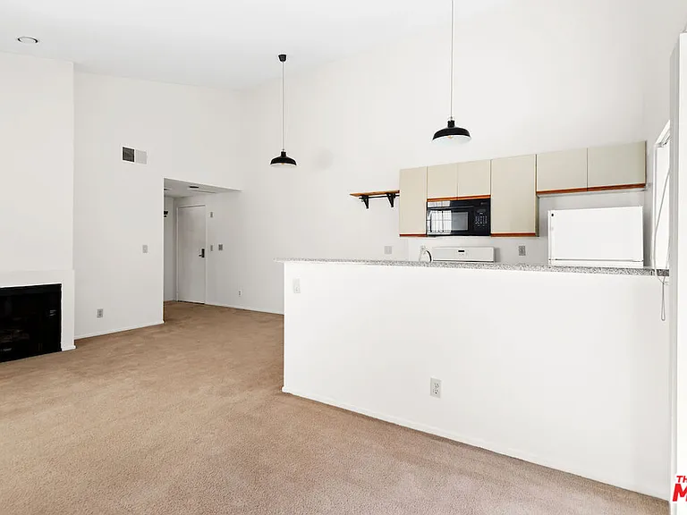 607 N Rossmore Ave #205 — Photo 4