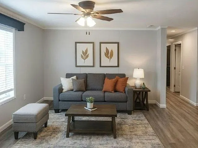 3 bed, 1056 sqft, $2,200 — Photo 2