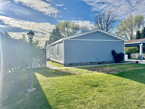 1735 NE 3rd Pl, Hermiston, OR 97838