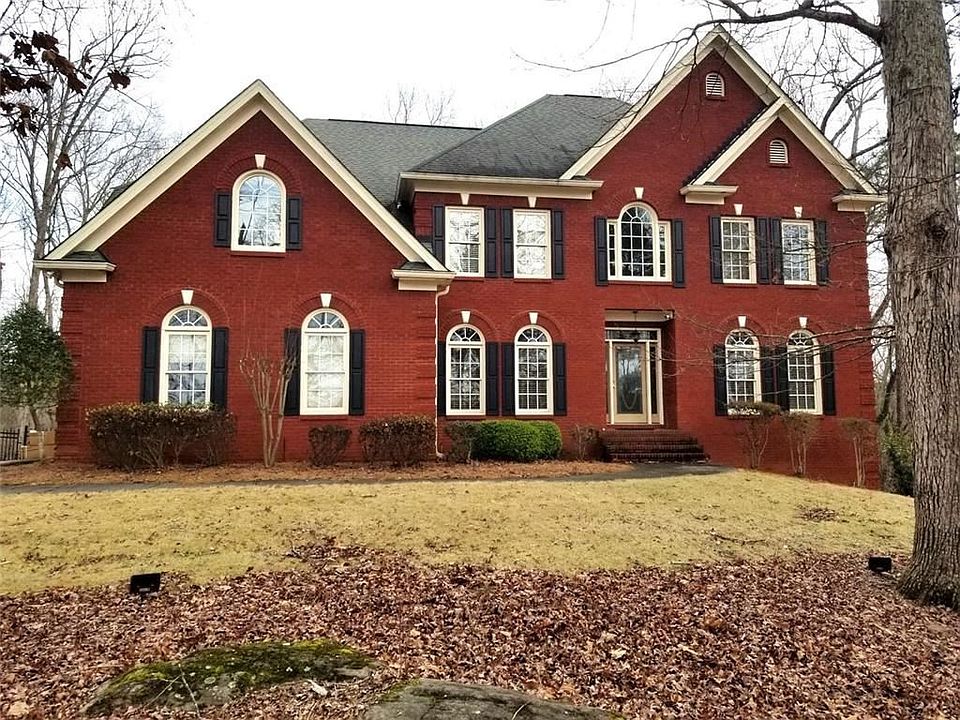 1st image of 2911 Loch Lomond Dr