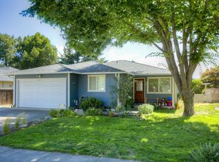 509 S 2nd St, Talent, OR 97540