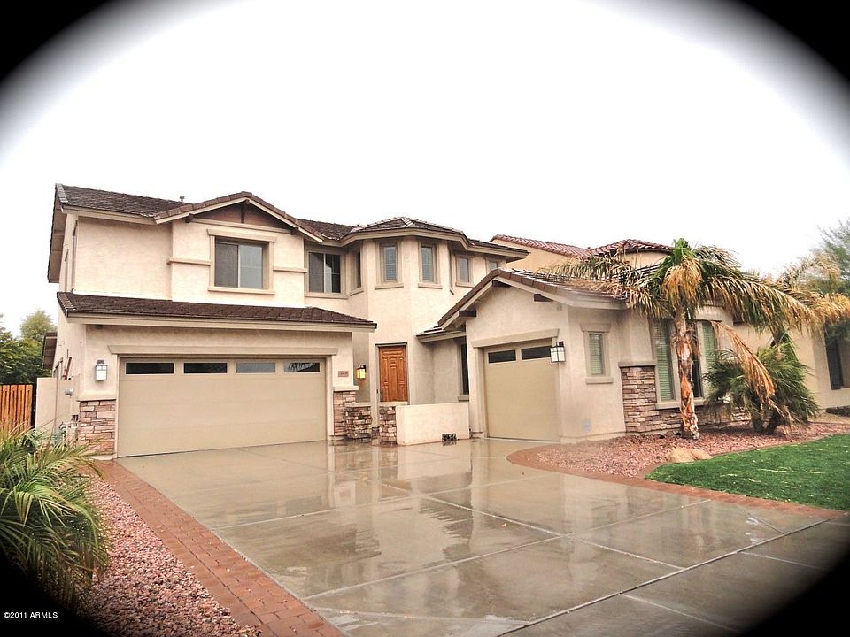 1st image of 348 W Balsam Dr