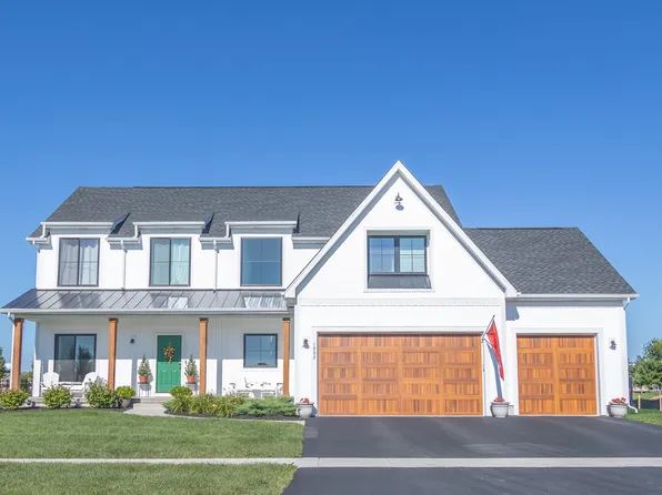 206 Becker Pl, Sycamore, IL 60178