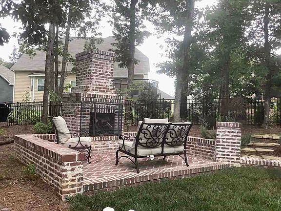 3rd image of 49 Isle Of Hope Cir