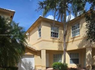 667 NW 170th Ter, Pembroke Pines, FL 33028