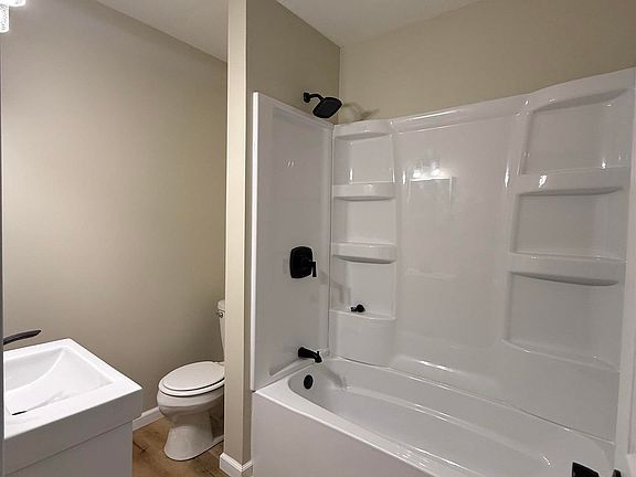 4th image of 865 Wilkerson St