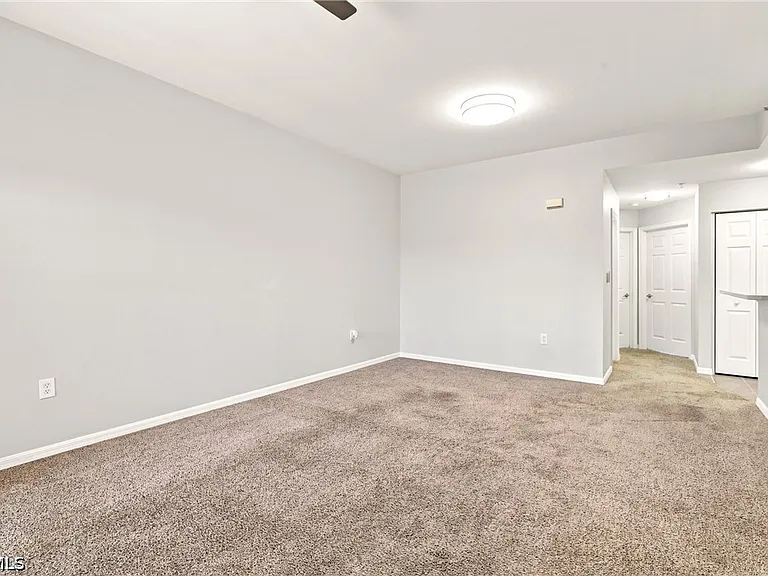 15417 Bellamar Cir #812 — Photo 11