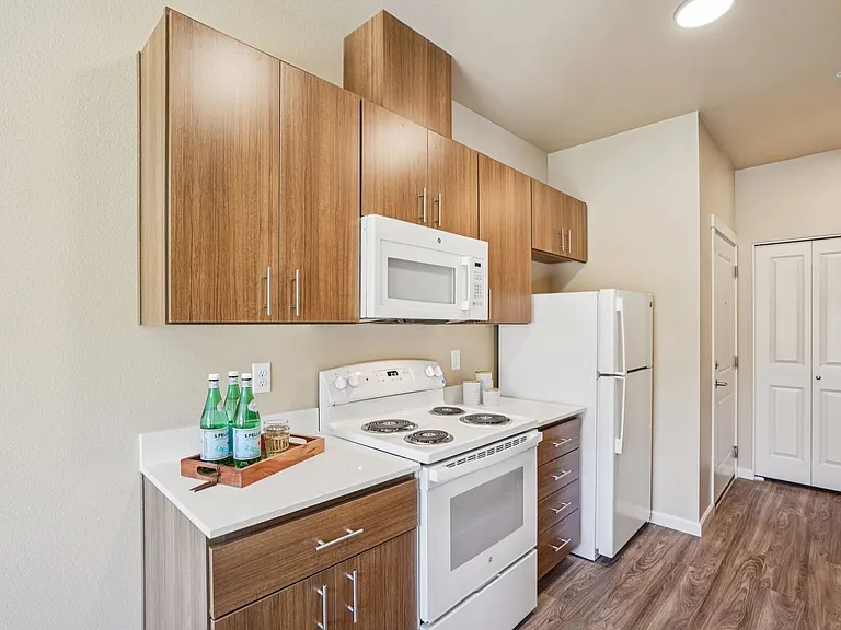 LIBERTY CREST APARTMENTS — Photo 34