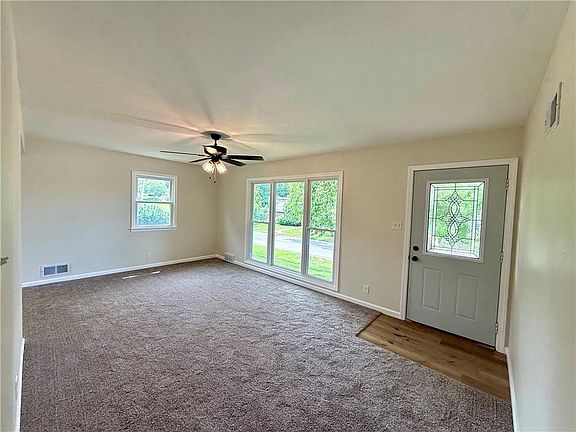 4th image of 2521 Essex St