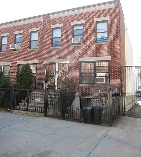 2nd image of 678 Lexington Avenue