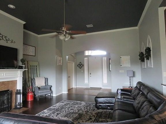 4th image of 5008 Big Springs Dr