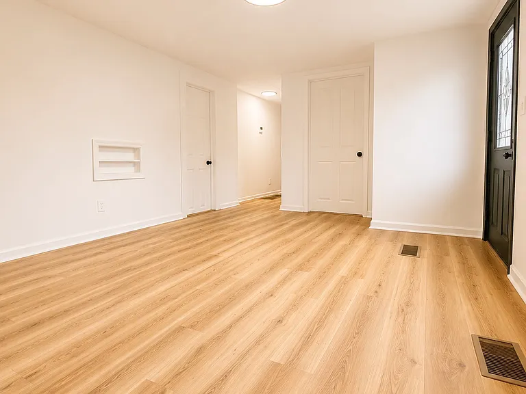 8529 Summer View Dr — Photo 9