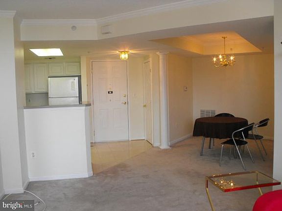 4th image of 3835 9th St #904E