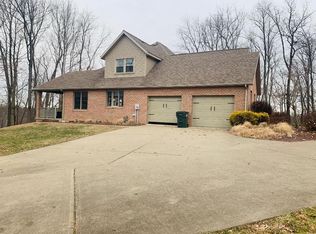 415 Jersey Dr, Moundsville, WV 26041