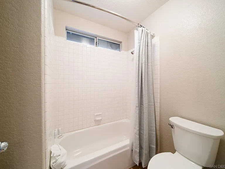 18106 Chieftain Ct — Photo 41