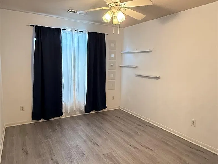 4919 Lochman Ln — Photo 15