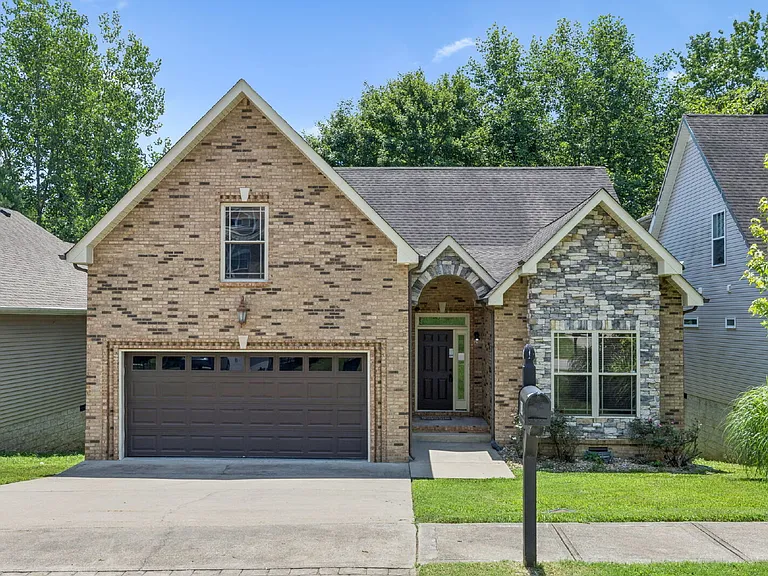 634 Hidden Valley Dr — Photo 1