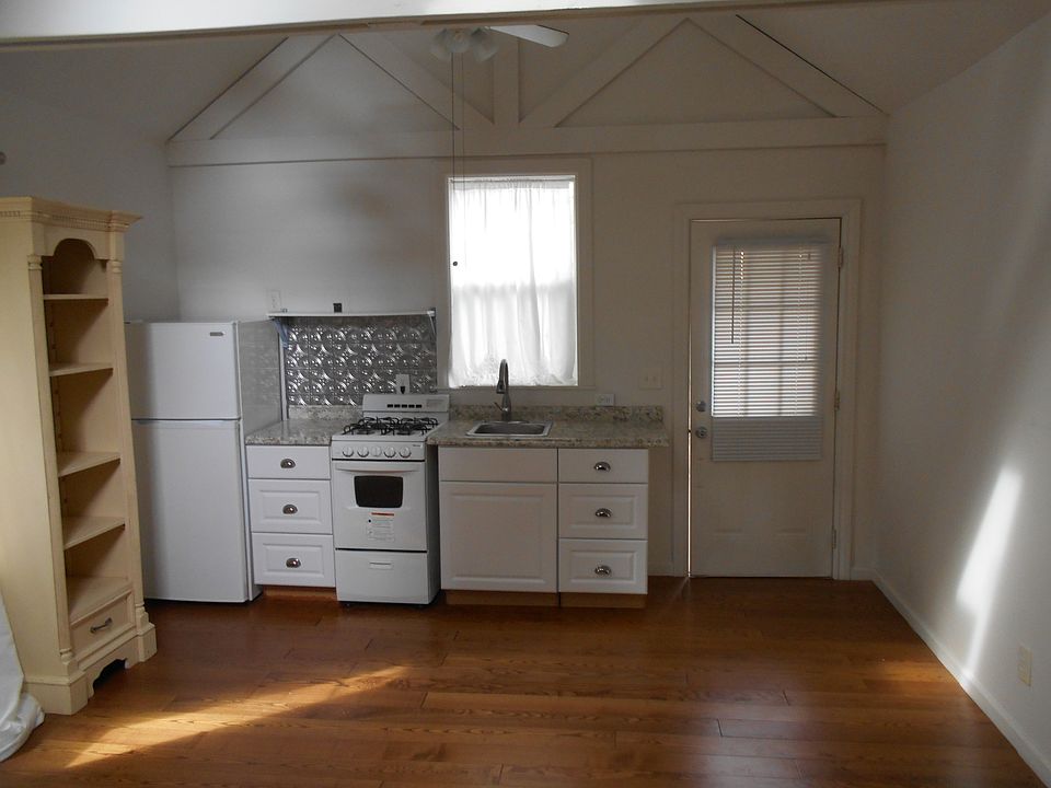 2nd image of 358 Cross St #A