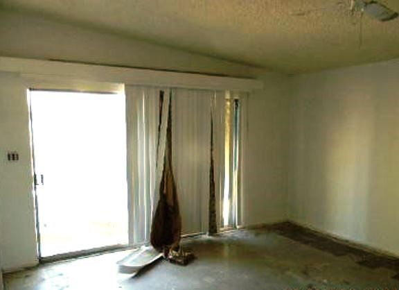 3rd image of 1121 W Avenue H7