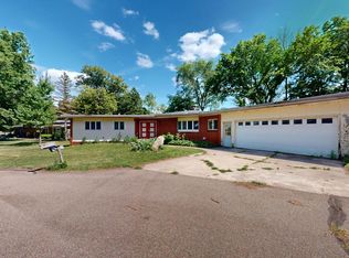 118 Arrowhead Rd, Emmons, MN 56029