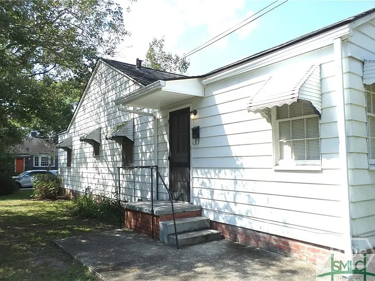 2302 E 40th St #B — Photo 1