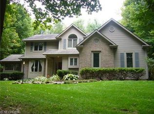 11789 Derbyshire Ln, Chagrin Falls, OH 44023