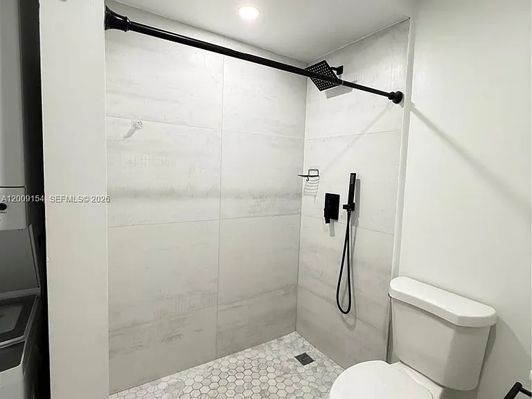 10016 Winding Lake Rd #202 — Photo 18