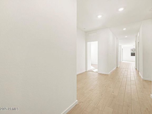 5th image of 16073 W COTTONTAIL Lane