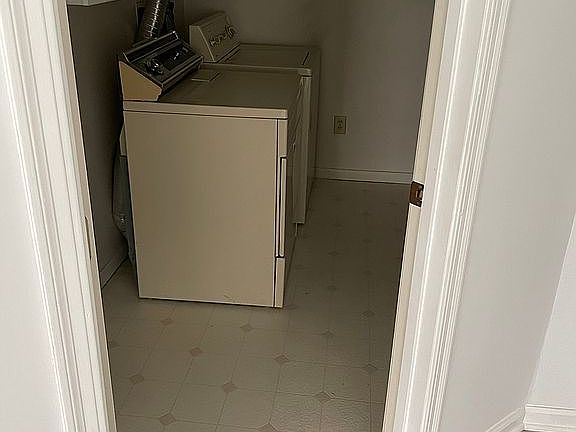5th image of 1544 Butler Ct APT 104